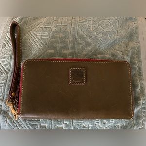 VGC Dooney & Bourke Large Florentine Zip Around Wallet-Olive